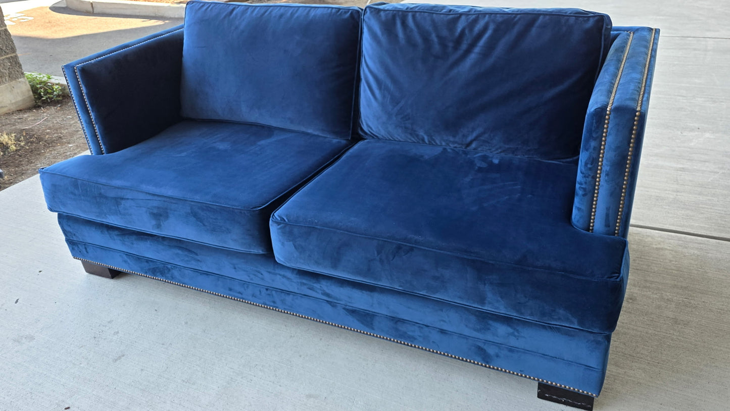 Couch (DELIVERY OFFERED)