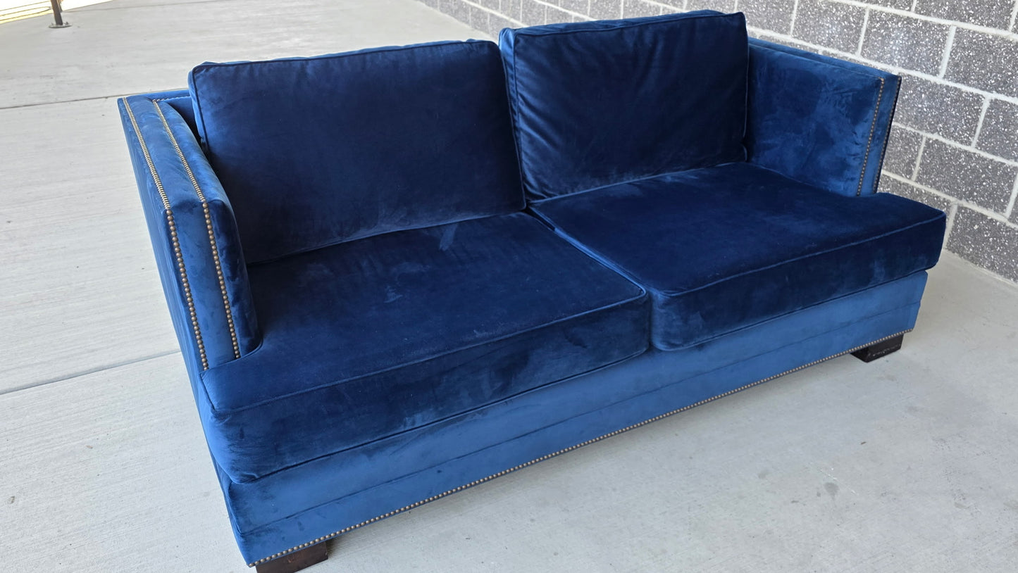 Couch (DELIVERY OFFERED)