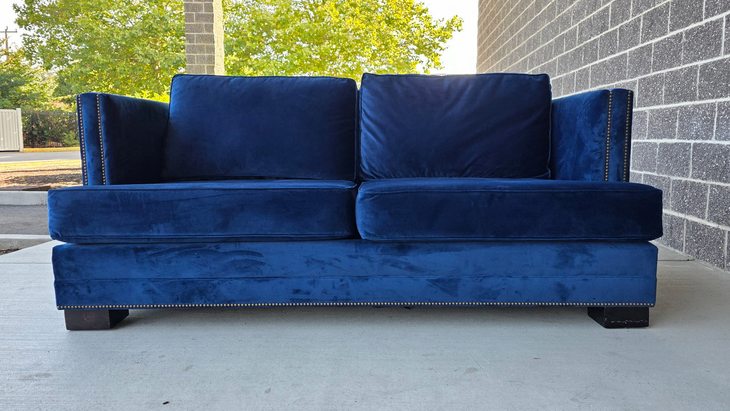 Couch (DELIVERY OFFERED)