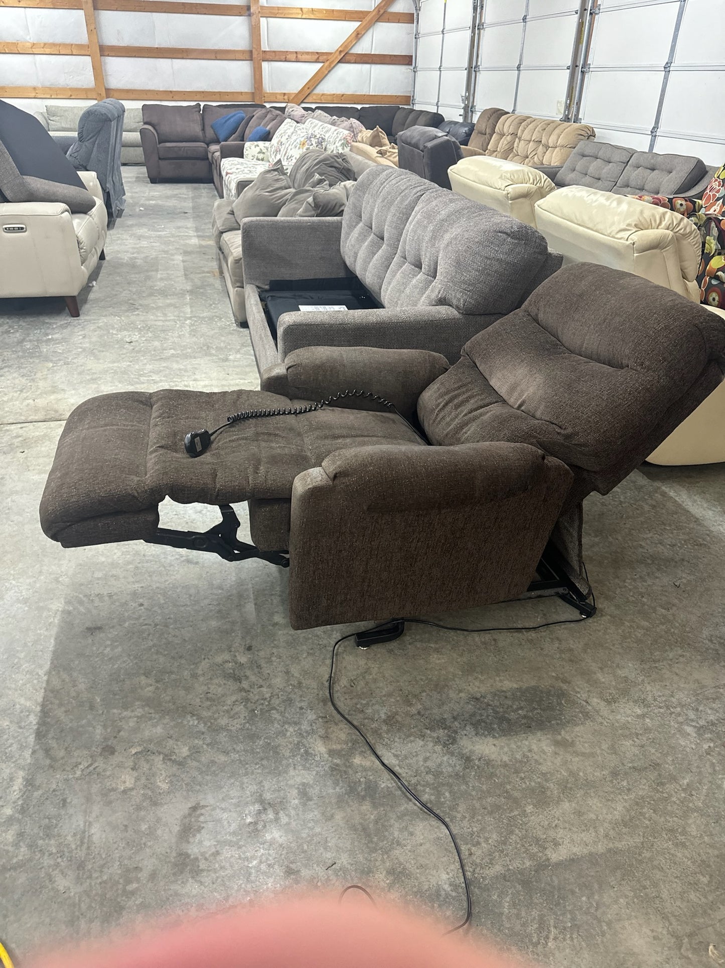 Zero Gravity Electric Reclining Chair (WE DELIVER)