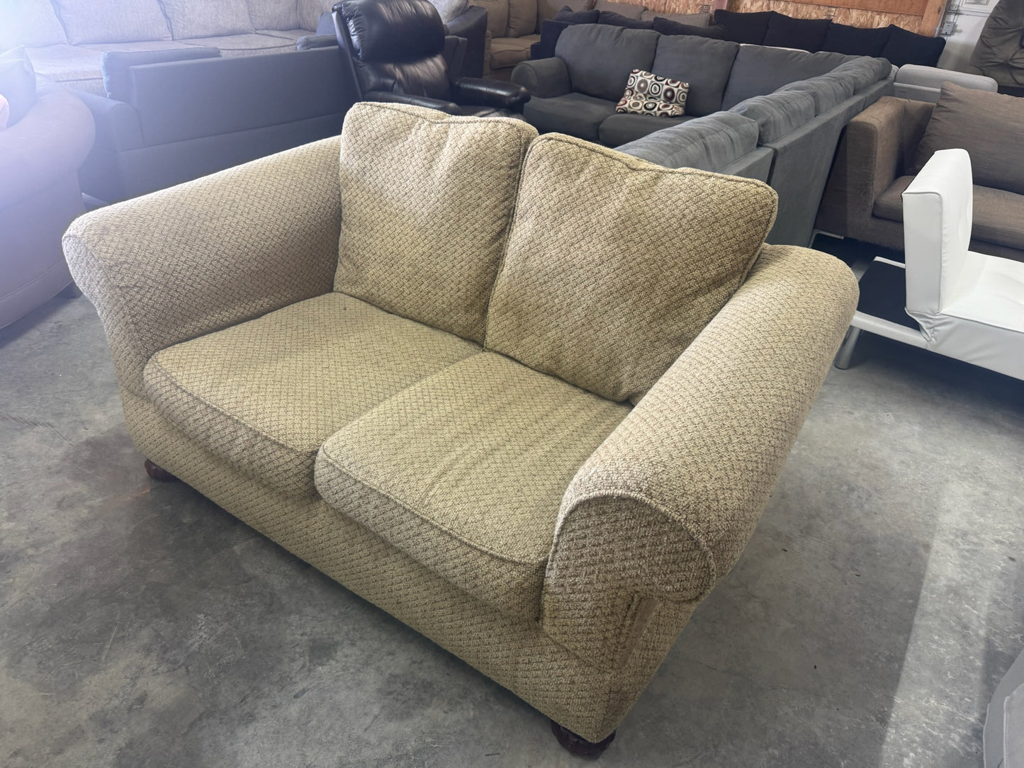 Couch (DELIVERY OFFERED)