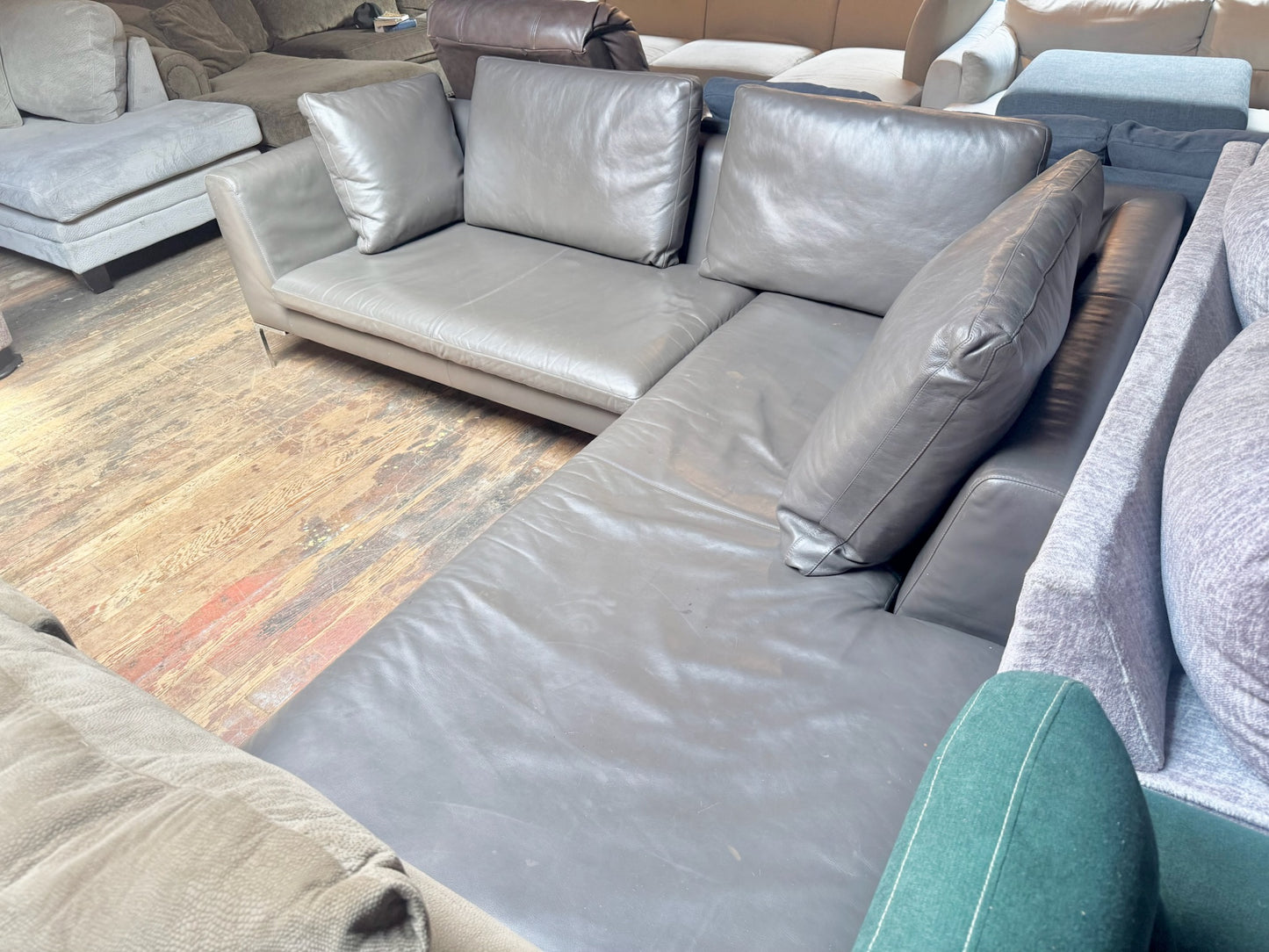 Leather Sectional Couch (WE DELIVER)