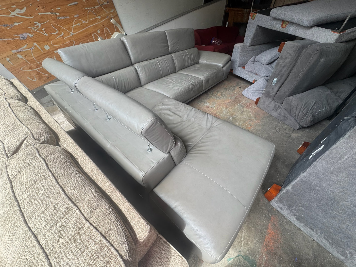 Leather Sectional Couch (DELIVERY OFFERED)