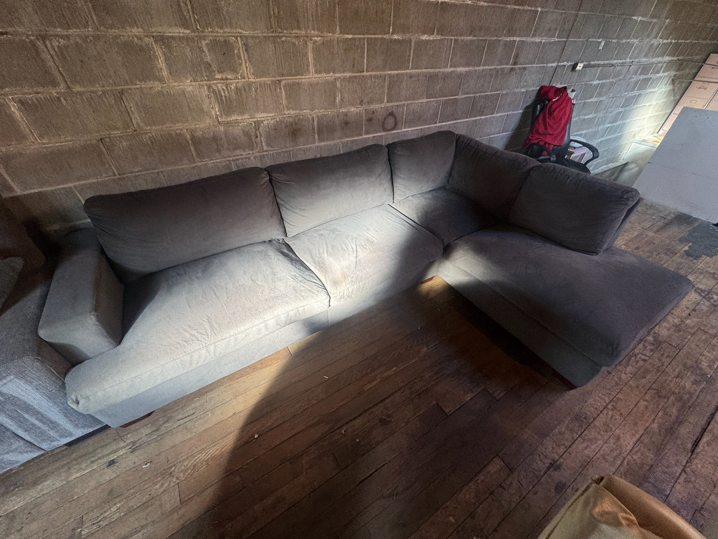 Sectional Couch (WE DELIVER)