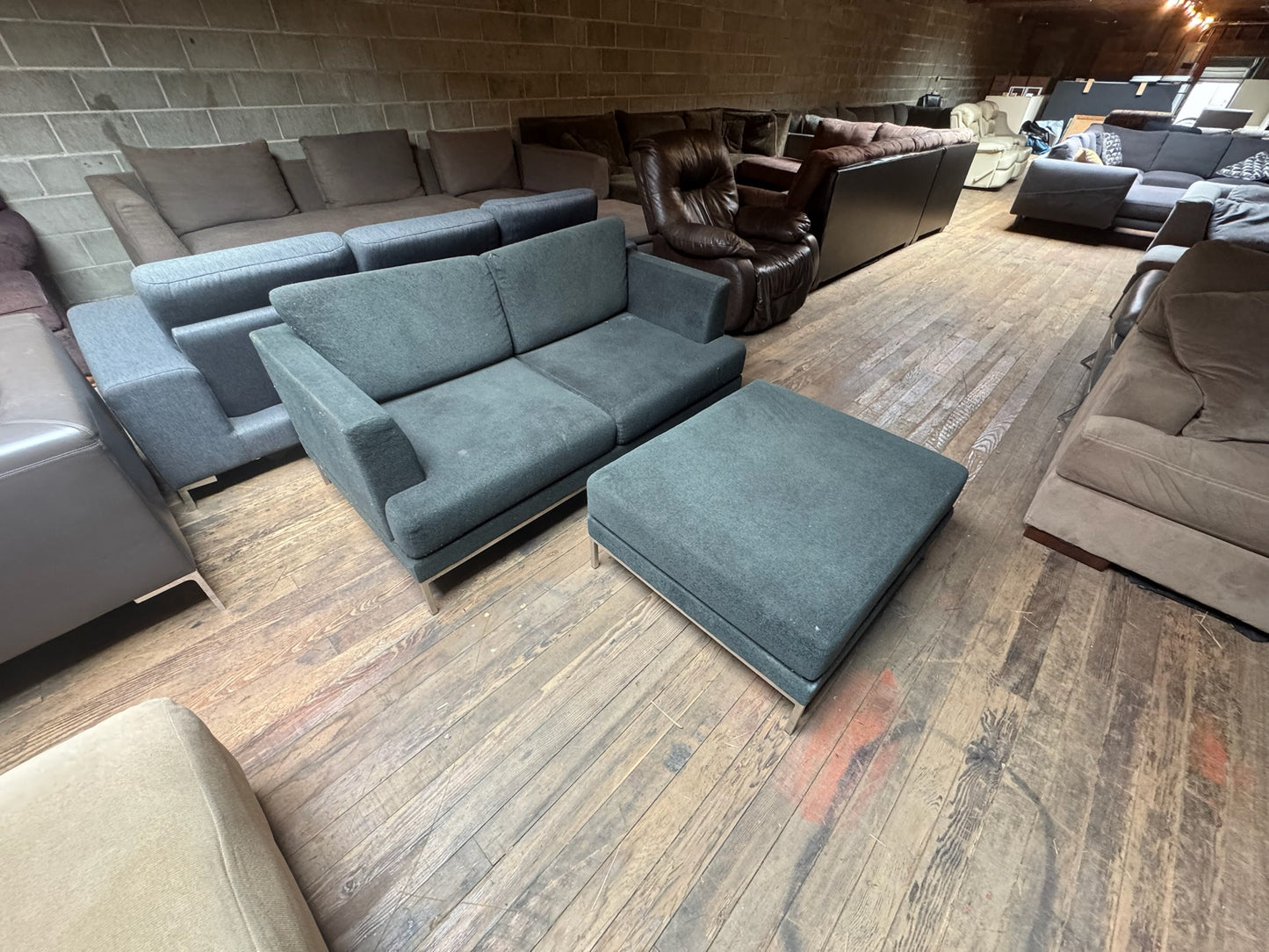 Couch (DELIVERY OFFERED)