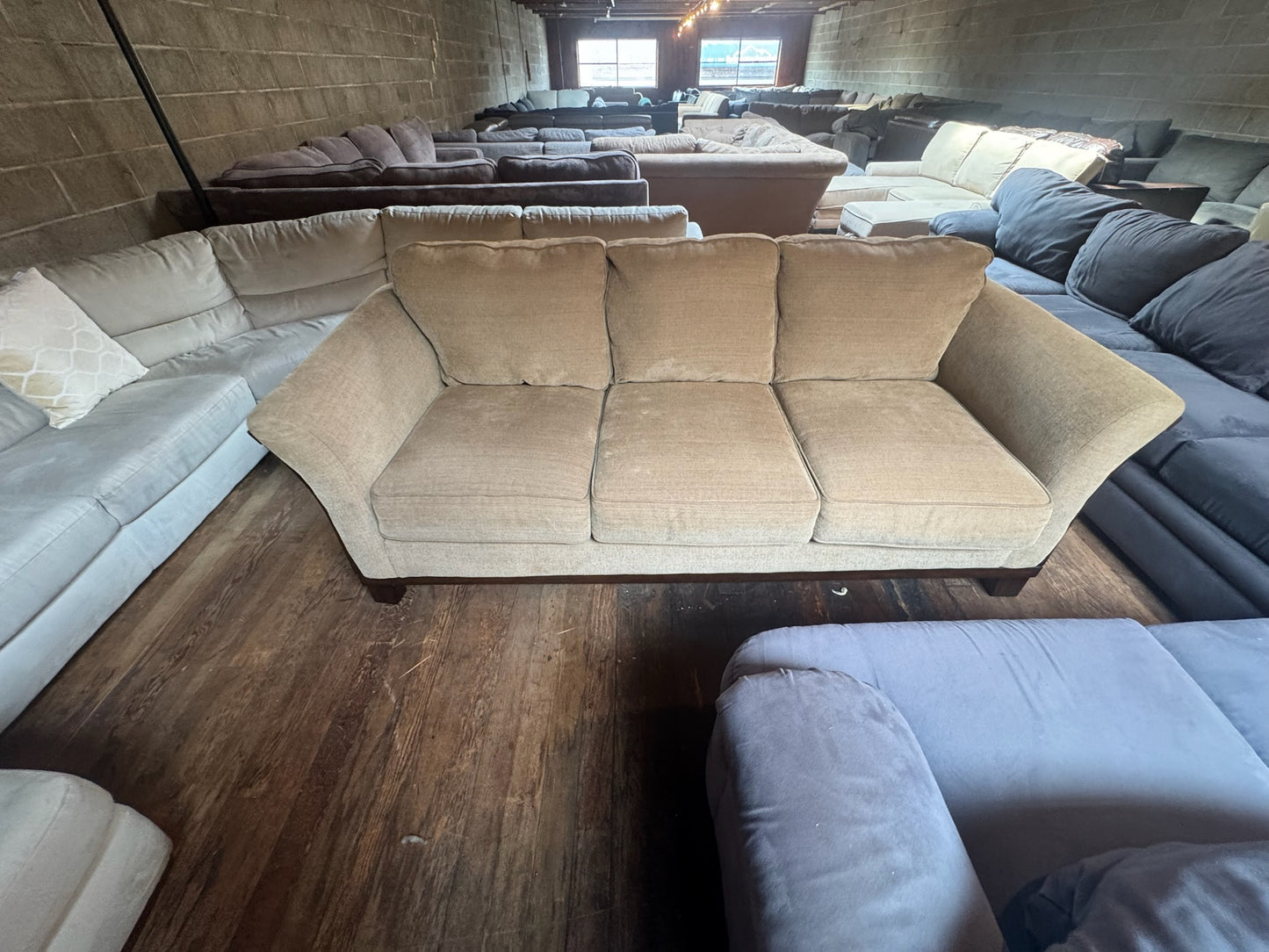 Couch (DELIVER OFFERED)