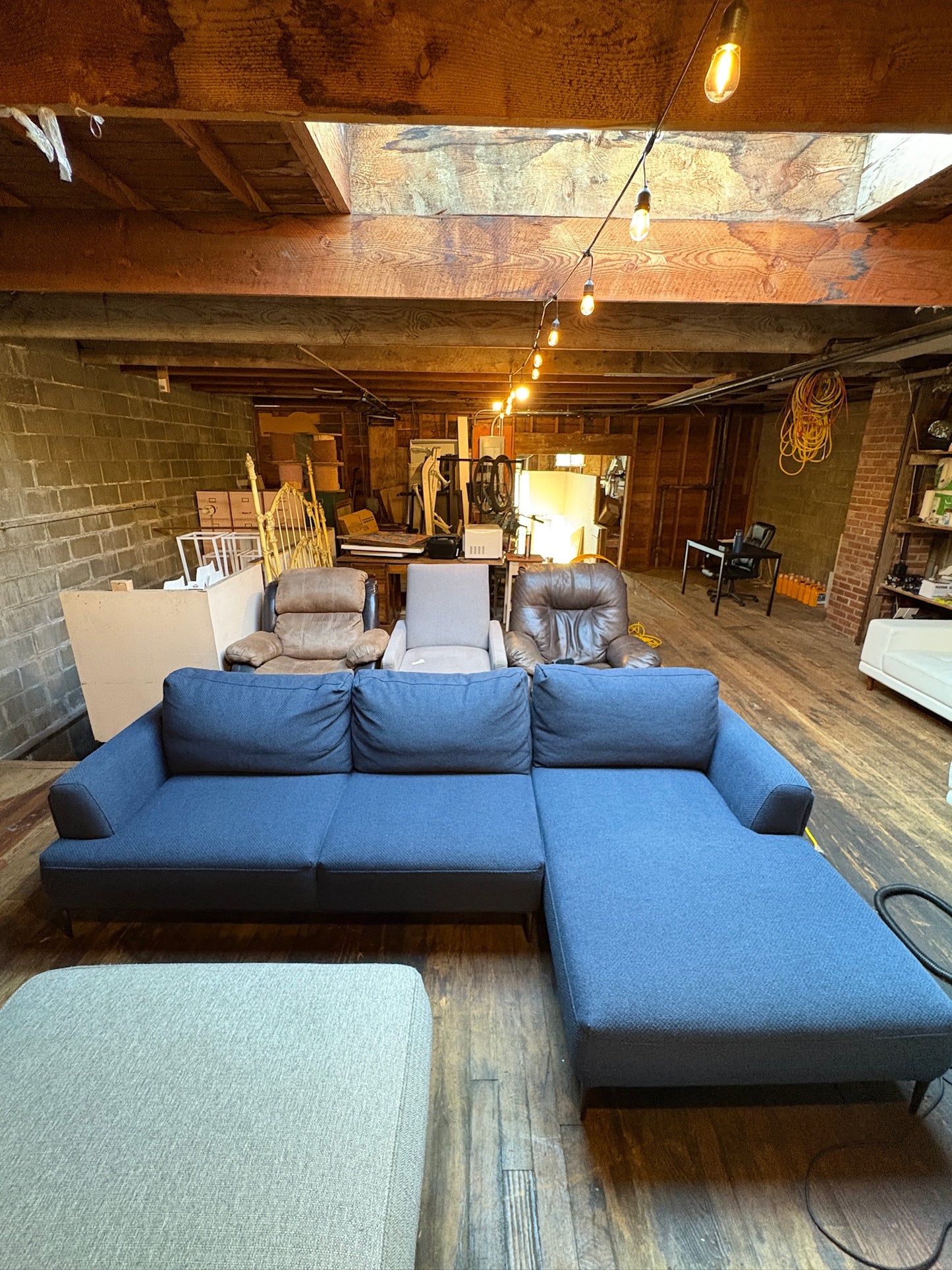 Sectional Couch (DELIVER OFFERED)