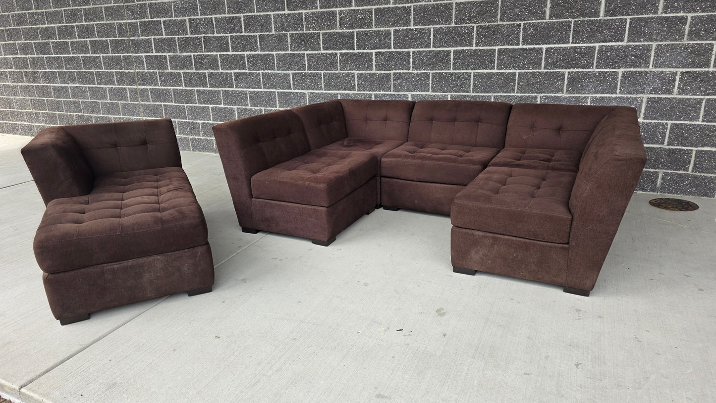 Wrap Around Sectional Couch (DELIVER OFFERED)