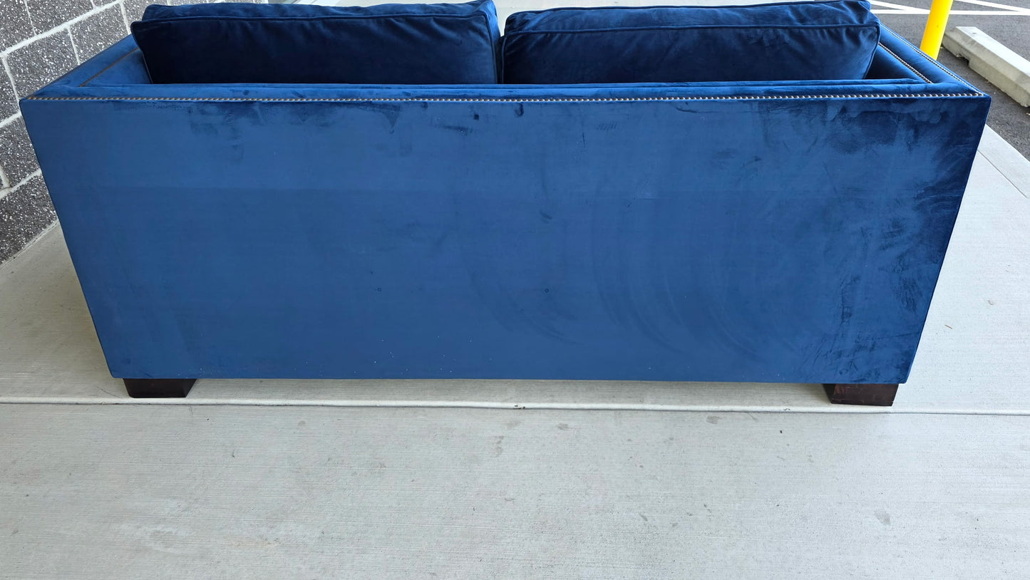 Couch (DELIVERY OFFERED)