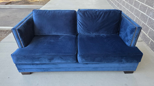 Couch (DELIVERY OFFERED)