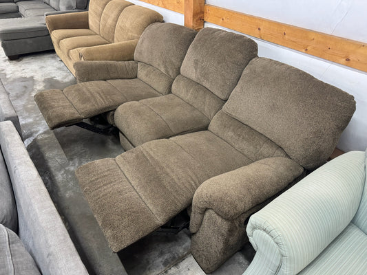 Reclining Couch (WE DELIVER)