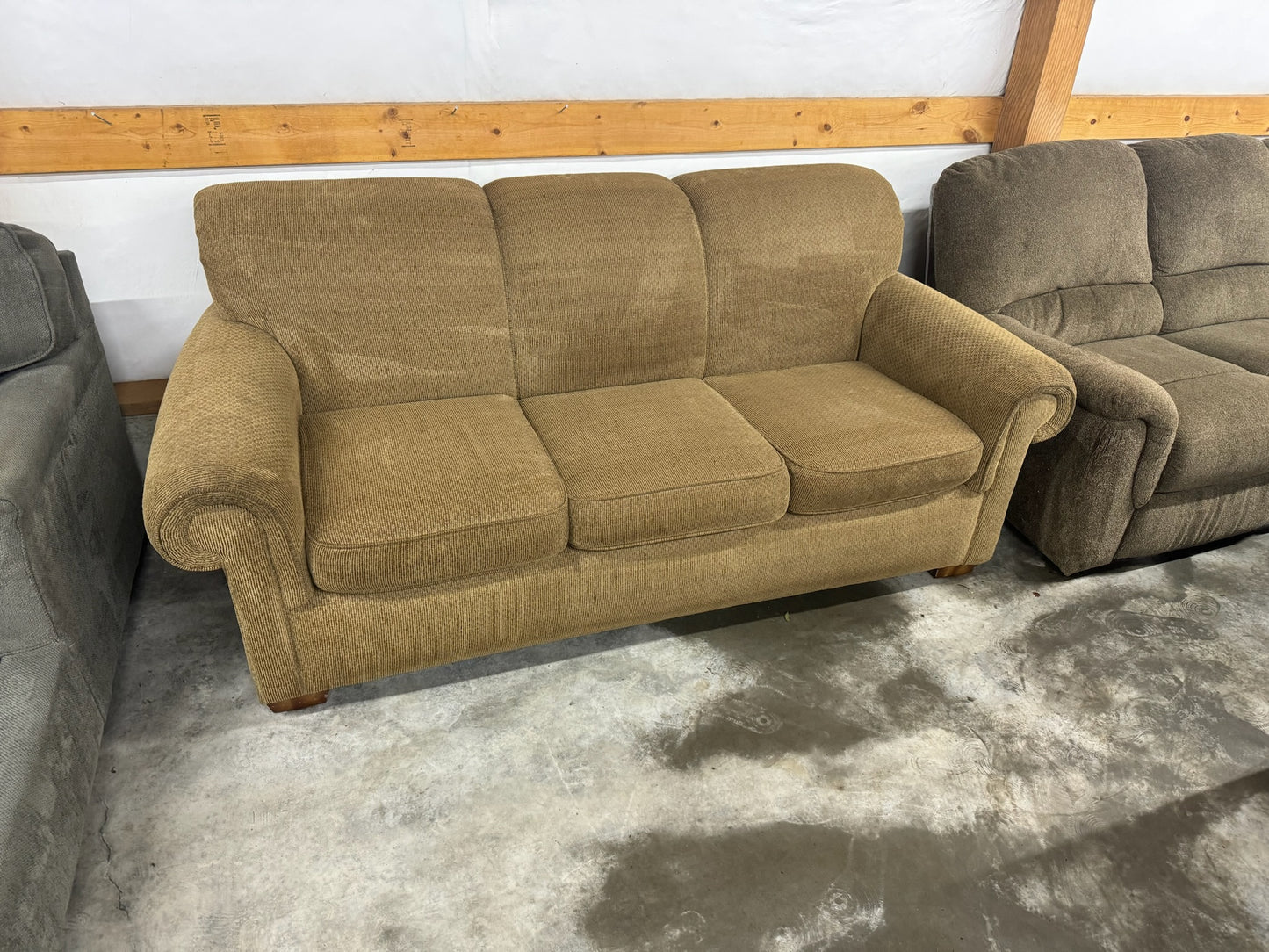 Couch (WE DELIVER)