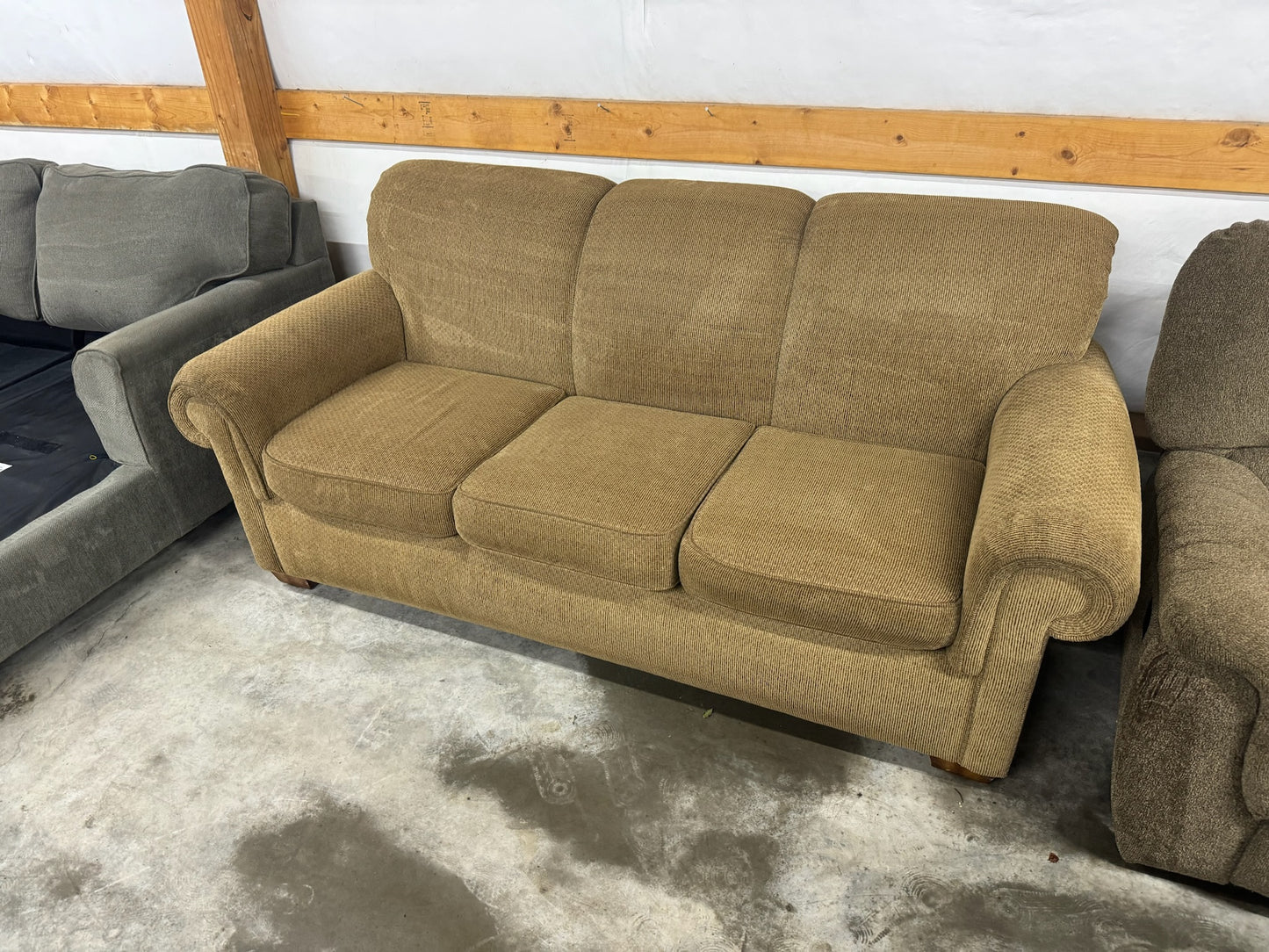 Couch (WE DELIVER)