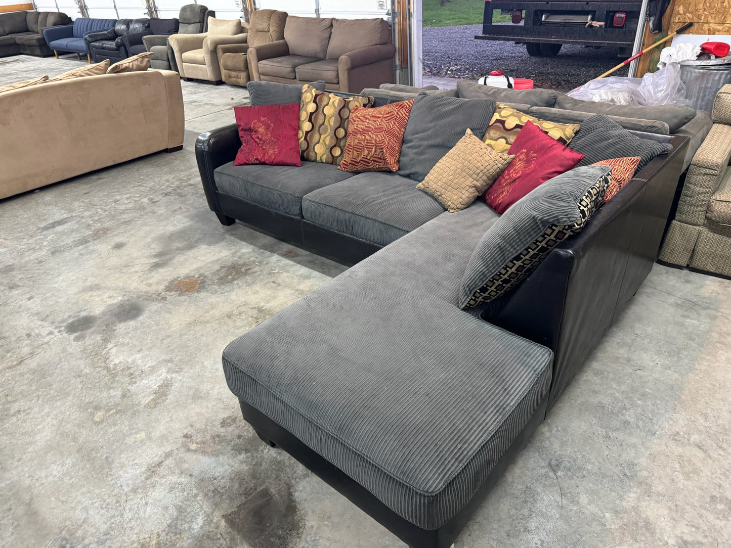 Sectional Couch (WE DELIVER)