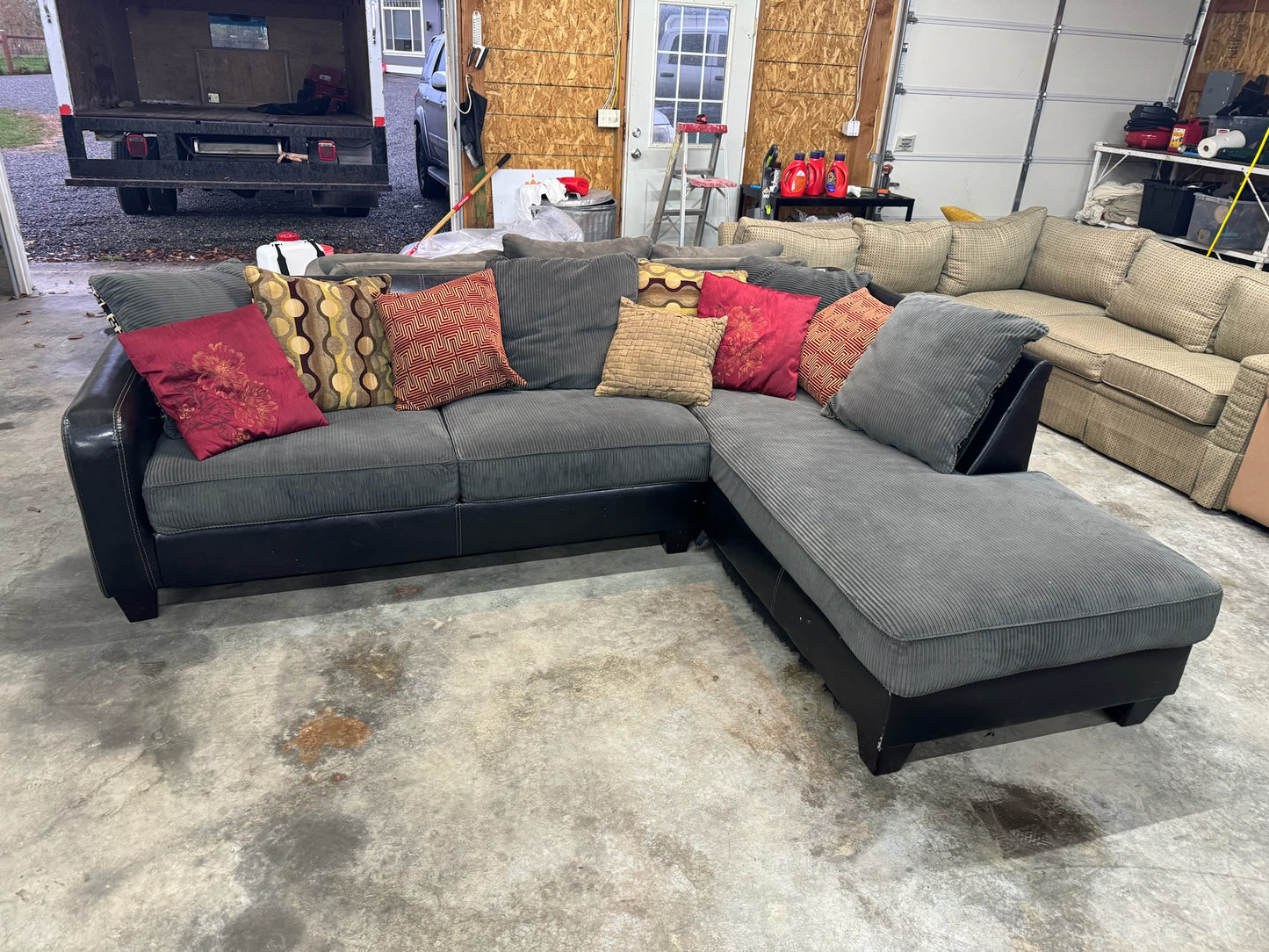 Sectional Couch (WE DELIVER)