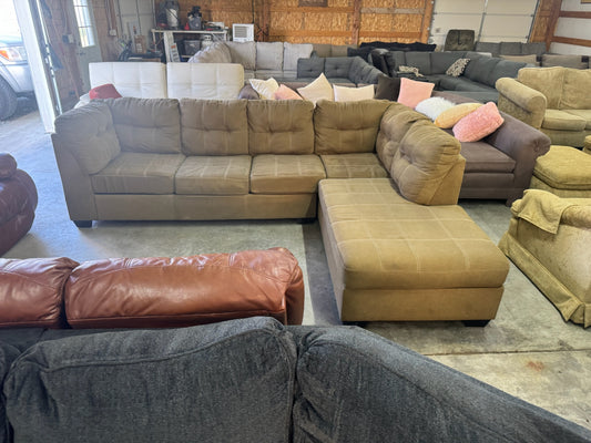 Sectional Couch (WE DELIVER)