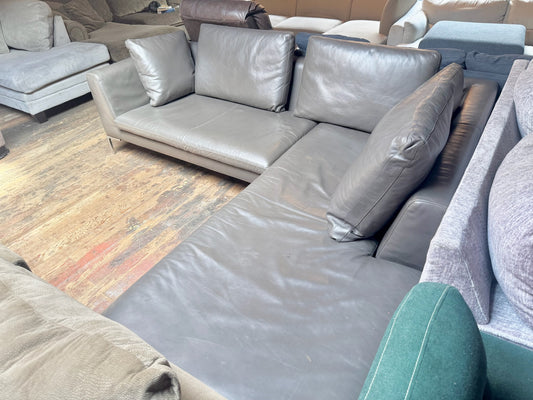 Leather Sectional Couch (WE DELIVER)