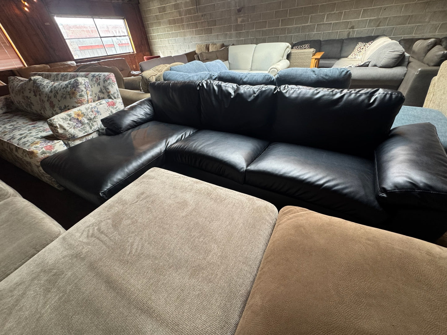 Sectional Couch (WE DELIVER)