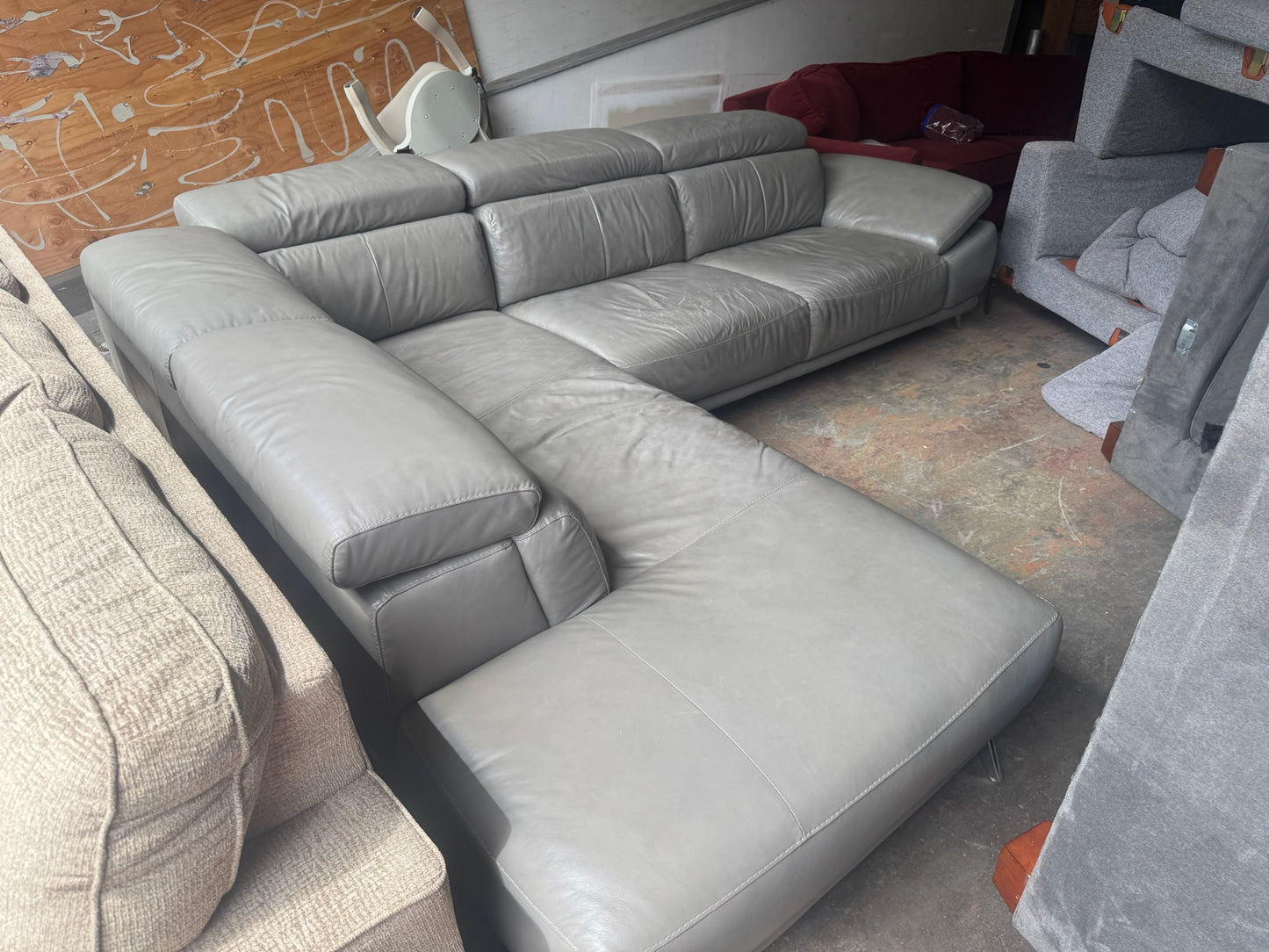 Leather Sectional Couch (DELIVERY OFFERED)