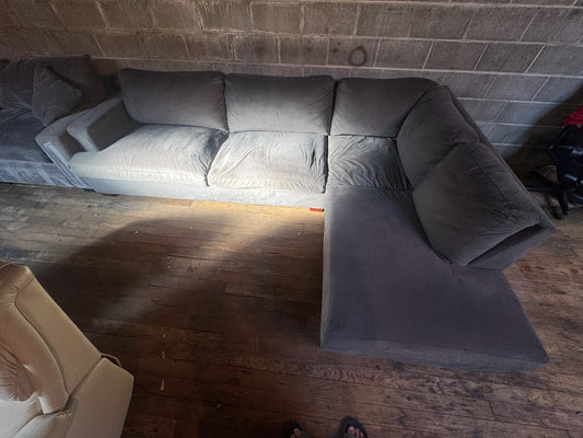 Sectional Couch (WE DELIVER)
