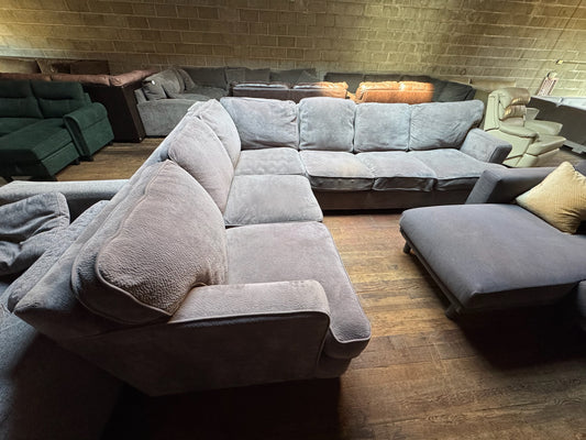 Sectional Couch (WE DELIVER)