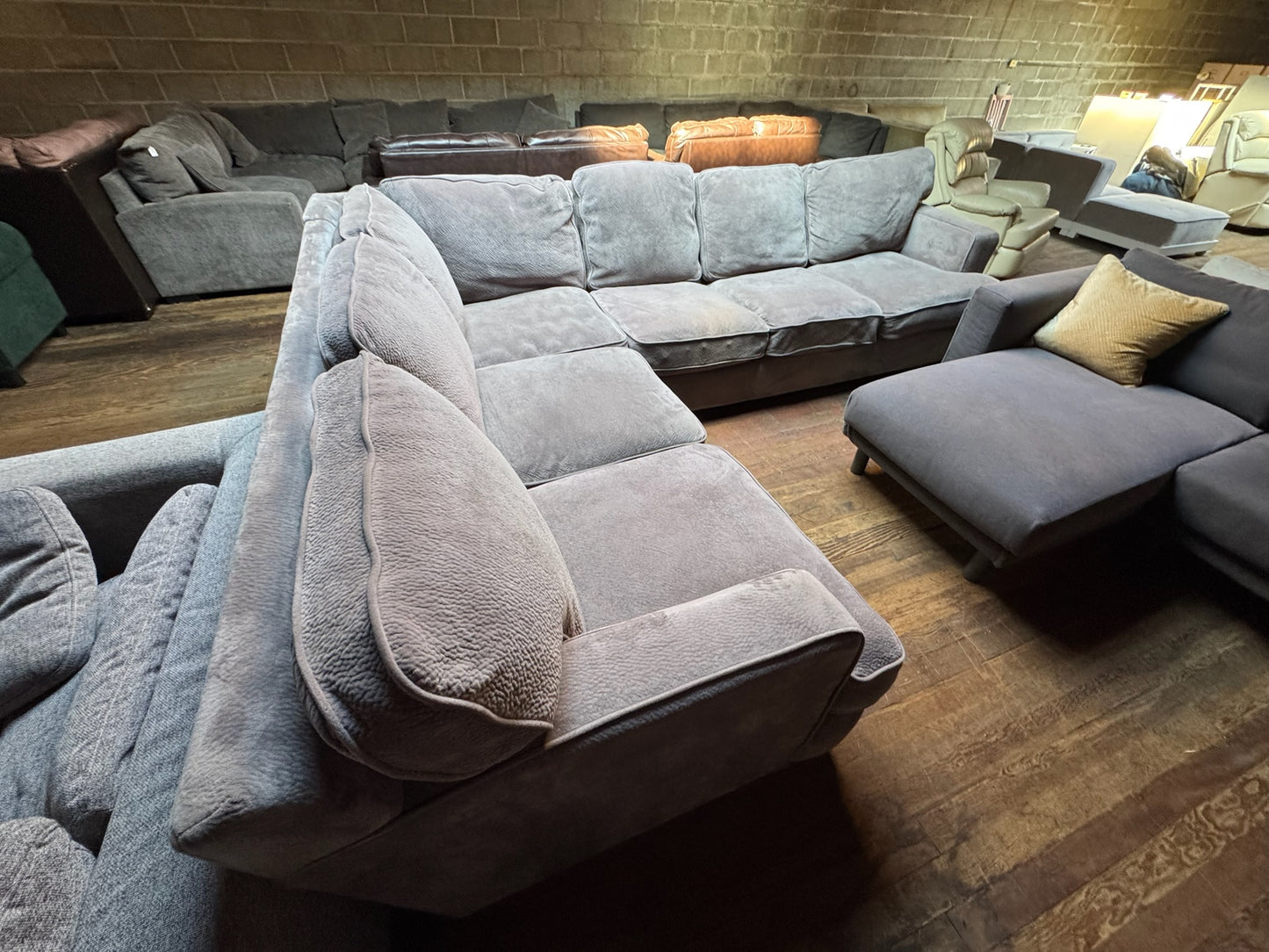Sectional Couch (WE DELIVER)