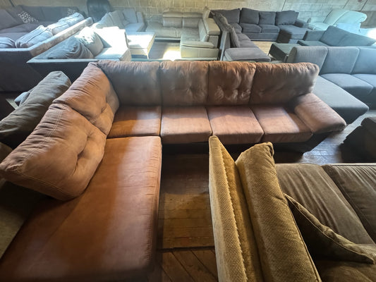 Sectional Couch (WE DELIVER)