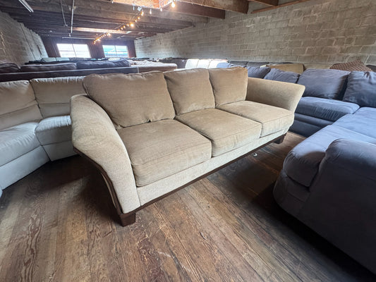 Couch (DELIVER OFFERED)