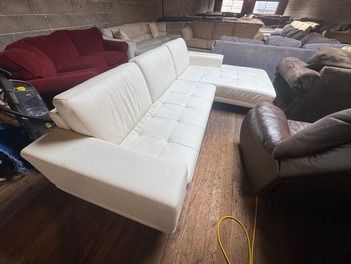 Sectional Couch (DELIVER OFFERED)