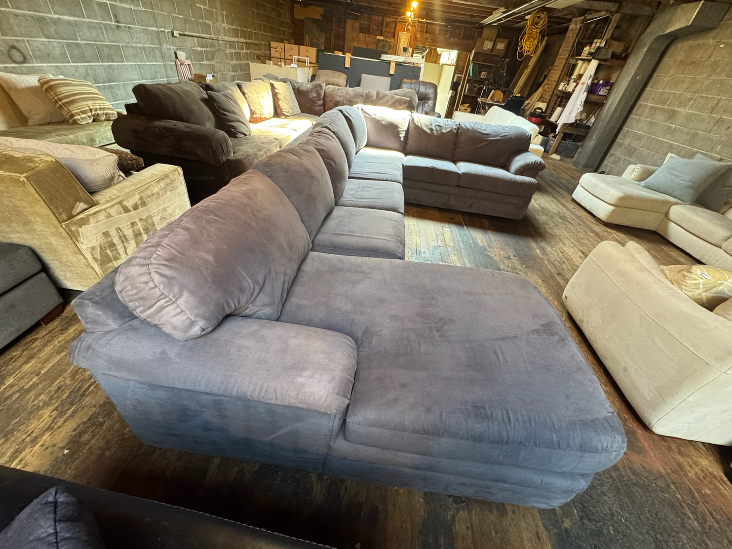 Wrap Around Sectional Couch (DELIVER OFFERED)