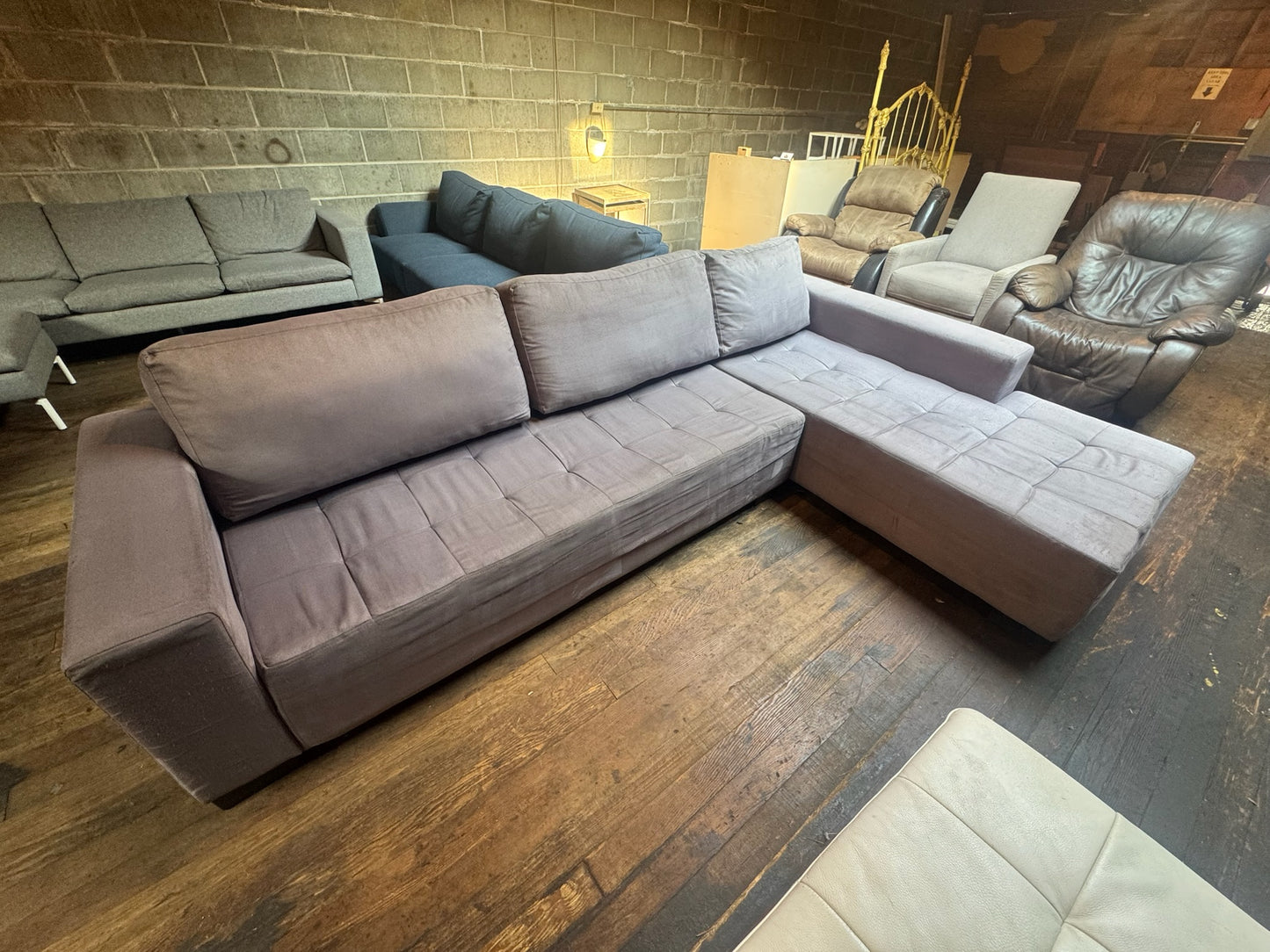 Sectional Couch (DELIVER OFFERED)