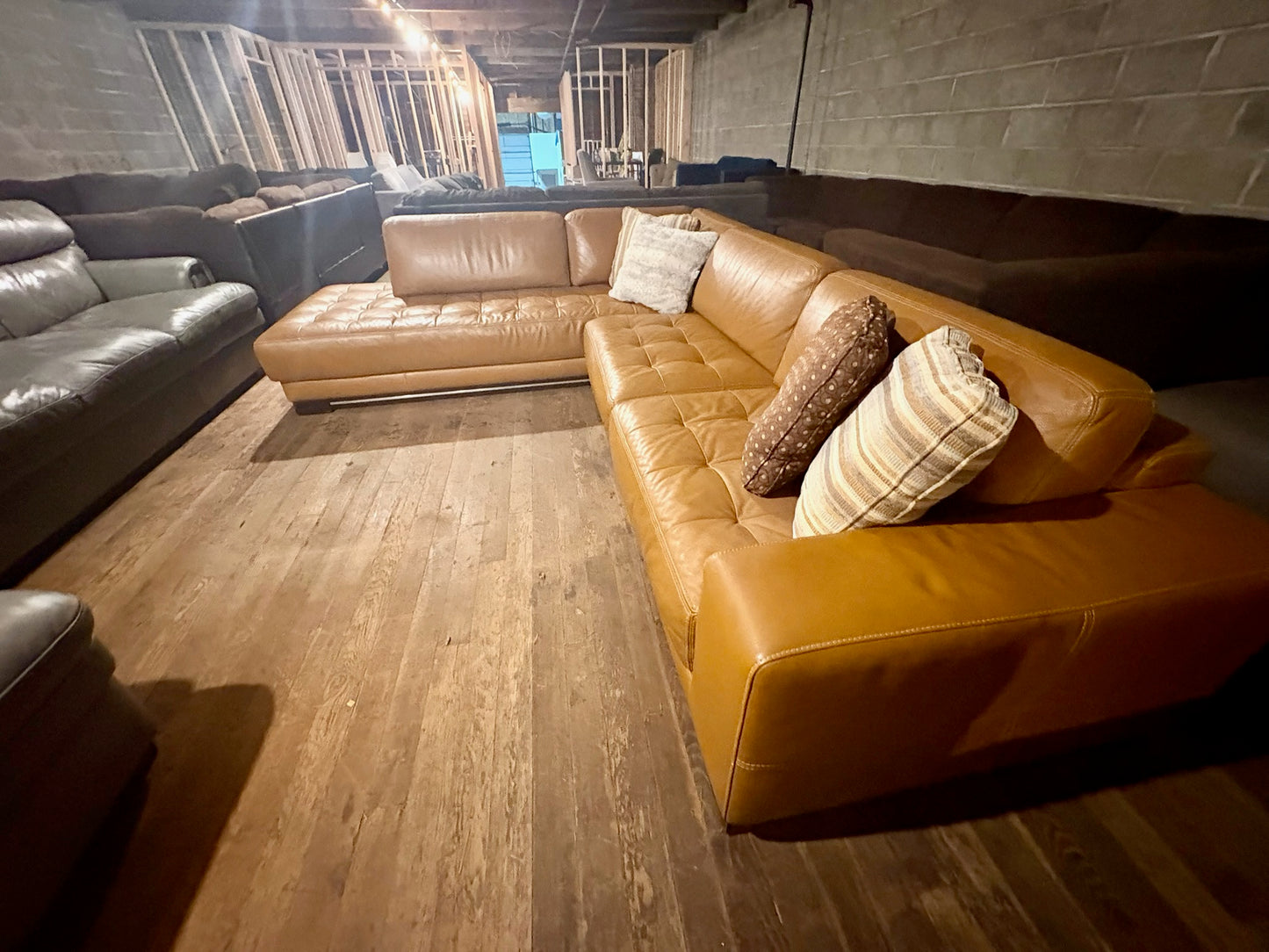 Leather Sectional Couch (DELIVERY OFFERED)