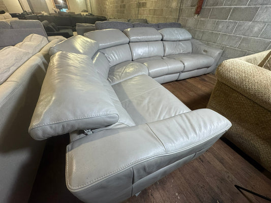 Large Light Gray Leather Sectional – Power Reclining & Adjustable Headrests (WE DELIVER & HAUL AWAY OLD COUCHES)