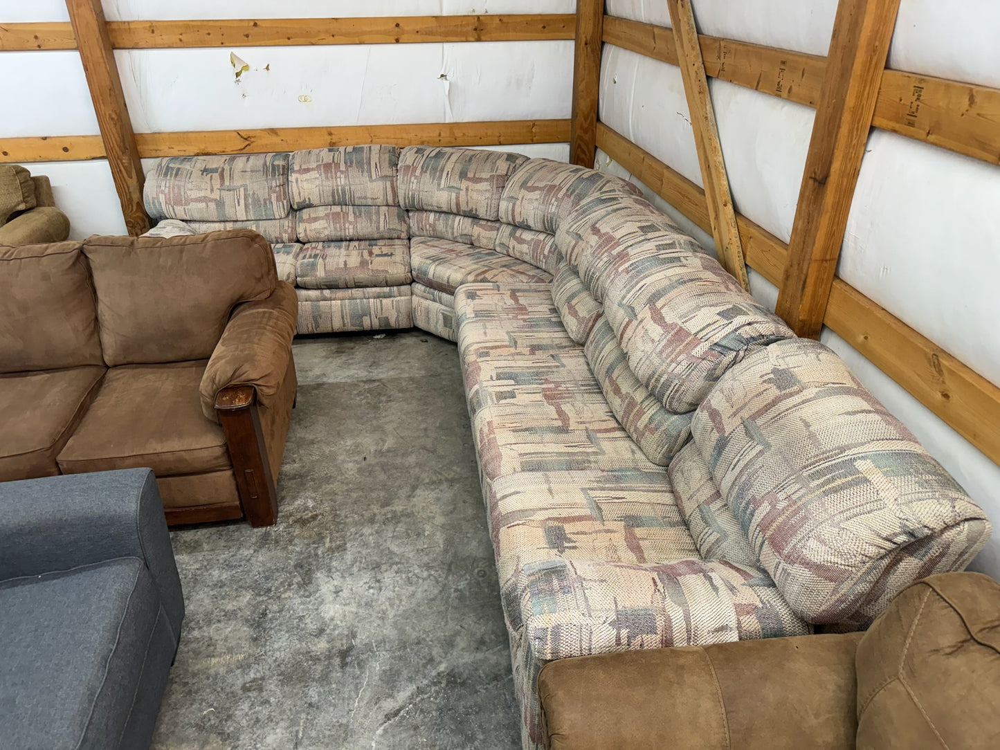 Sectional Couch (WE DELIVER)