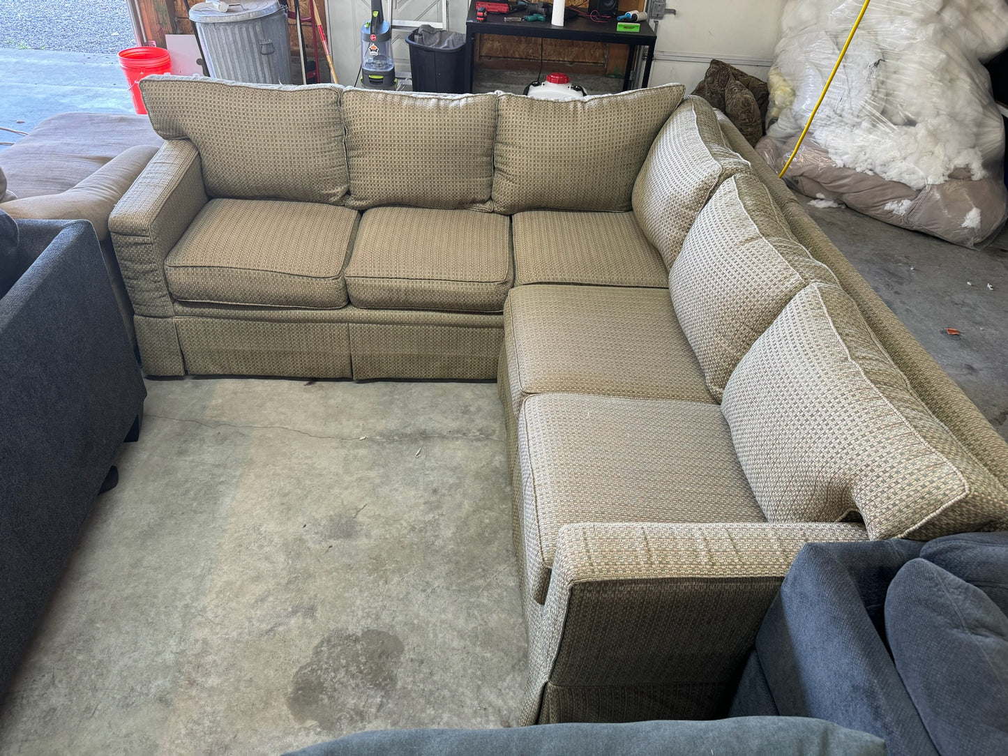 Sectional Couch (WE DELIVER)
