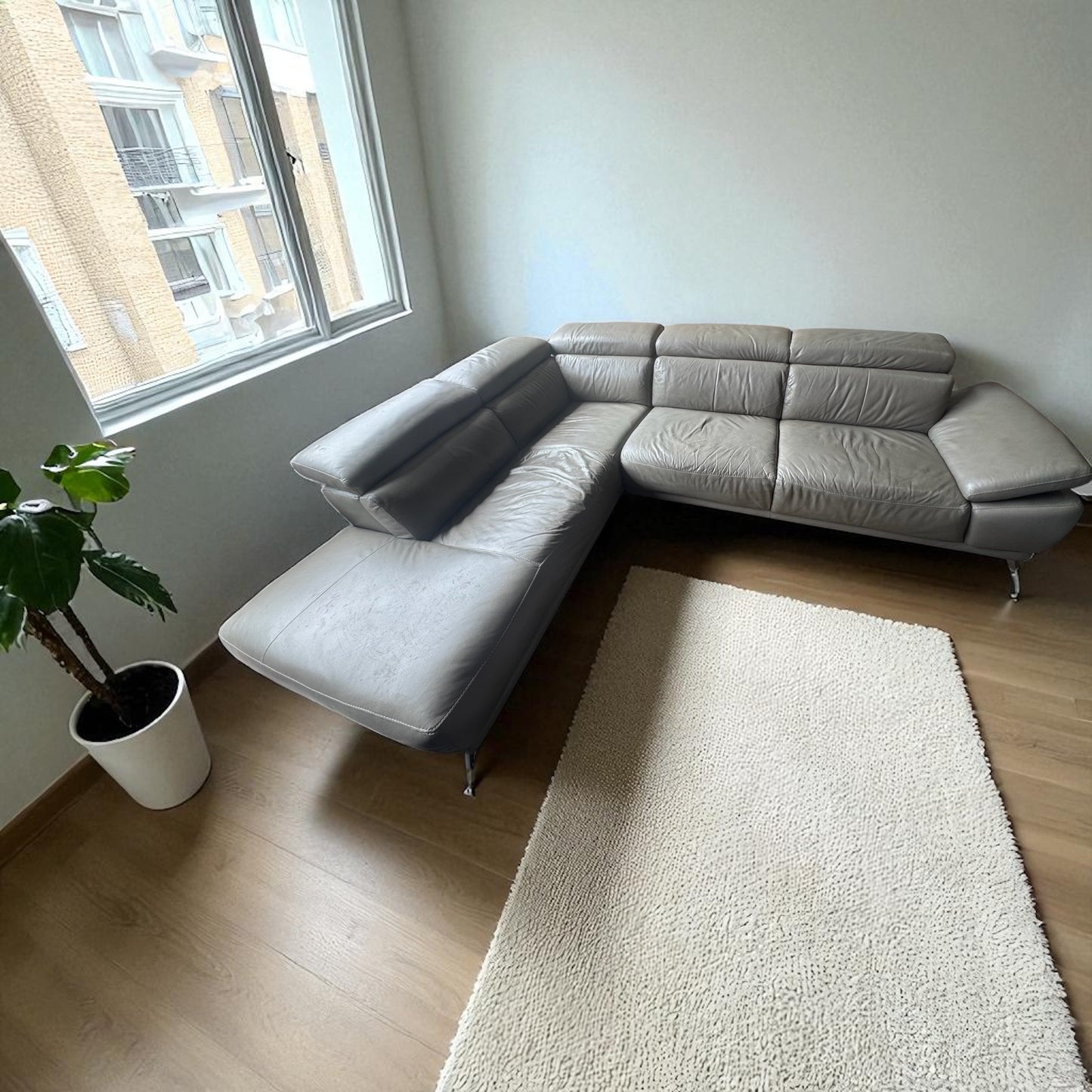 Leather Sectional Couch (WE DELIVER)