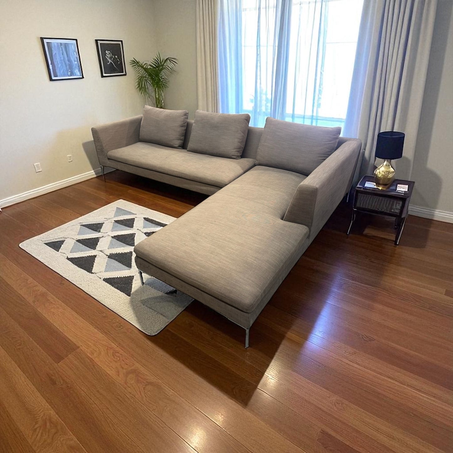 Sectional Couch (WE DELIVER)